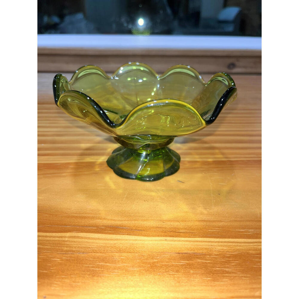 VINTAGE GREEN 8 PETAL RUFFLE EDGE FOOTED COMPOTE